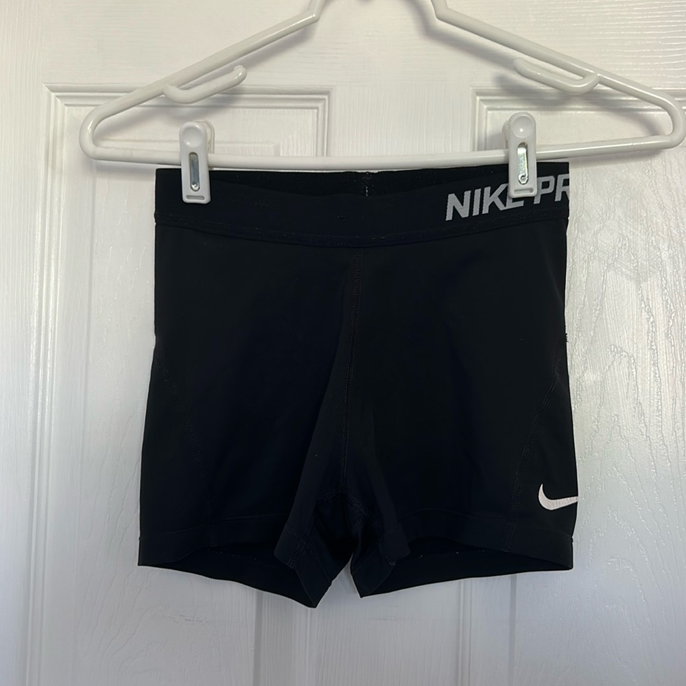 Black Nike Pros